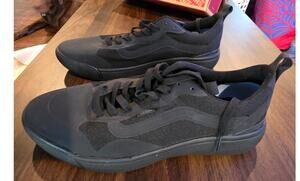 Vans Old Skool Black/Black Men’s Size 11 – Classic Low-Top Skate Shoes